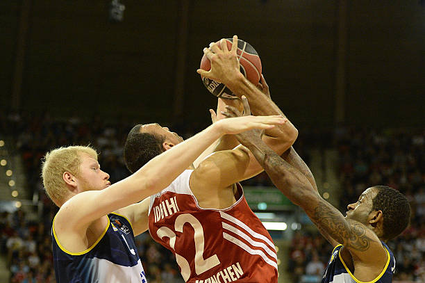 他在此战中 他在此战中